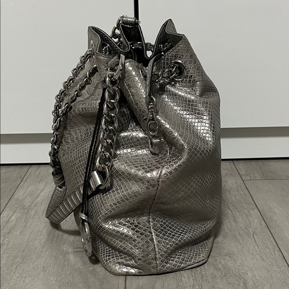 HOSTPICK🩶 Michael Kors Frankie Metallic Silver Leather Snake Print Messenger Bag - Picture 6 of 13